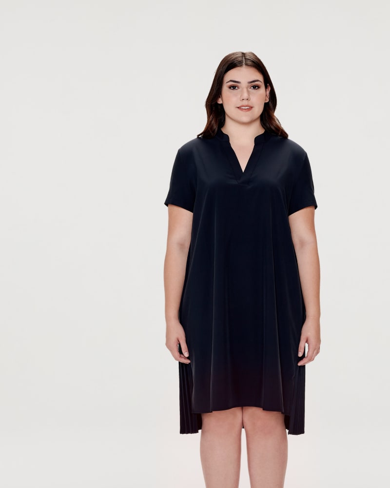Front of a model wearing a size 4XL Gabrielle Pleated Back Dress - Original in Black by Cotidié. | dia_product_style_image_id:299283